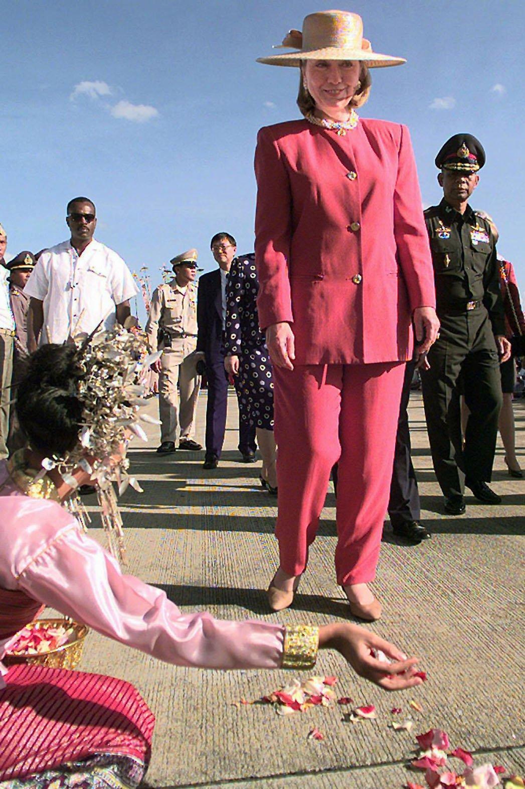   8. 1996-Pretty in Pink       Clinton arriving in Thailand.  