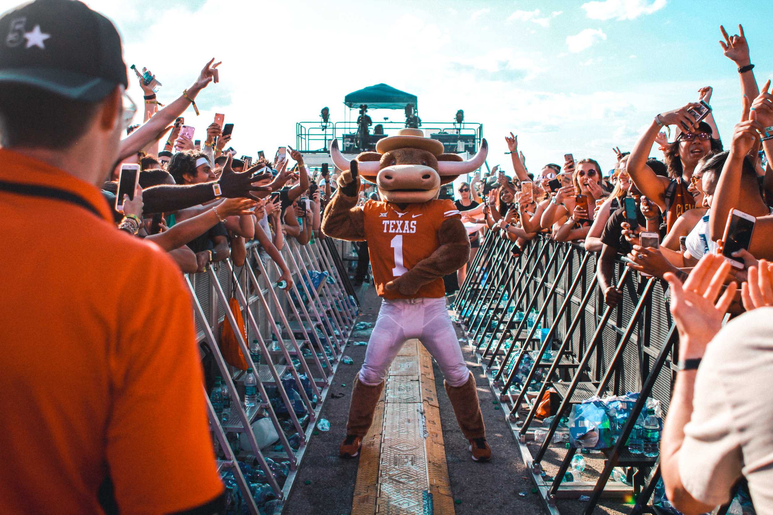   Hook 'Em helped fans cheer on Bun B.  