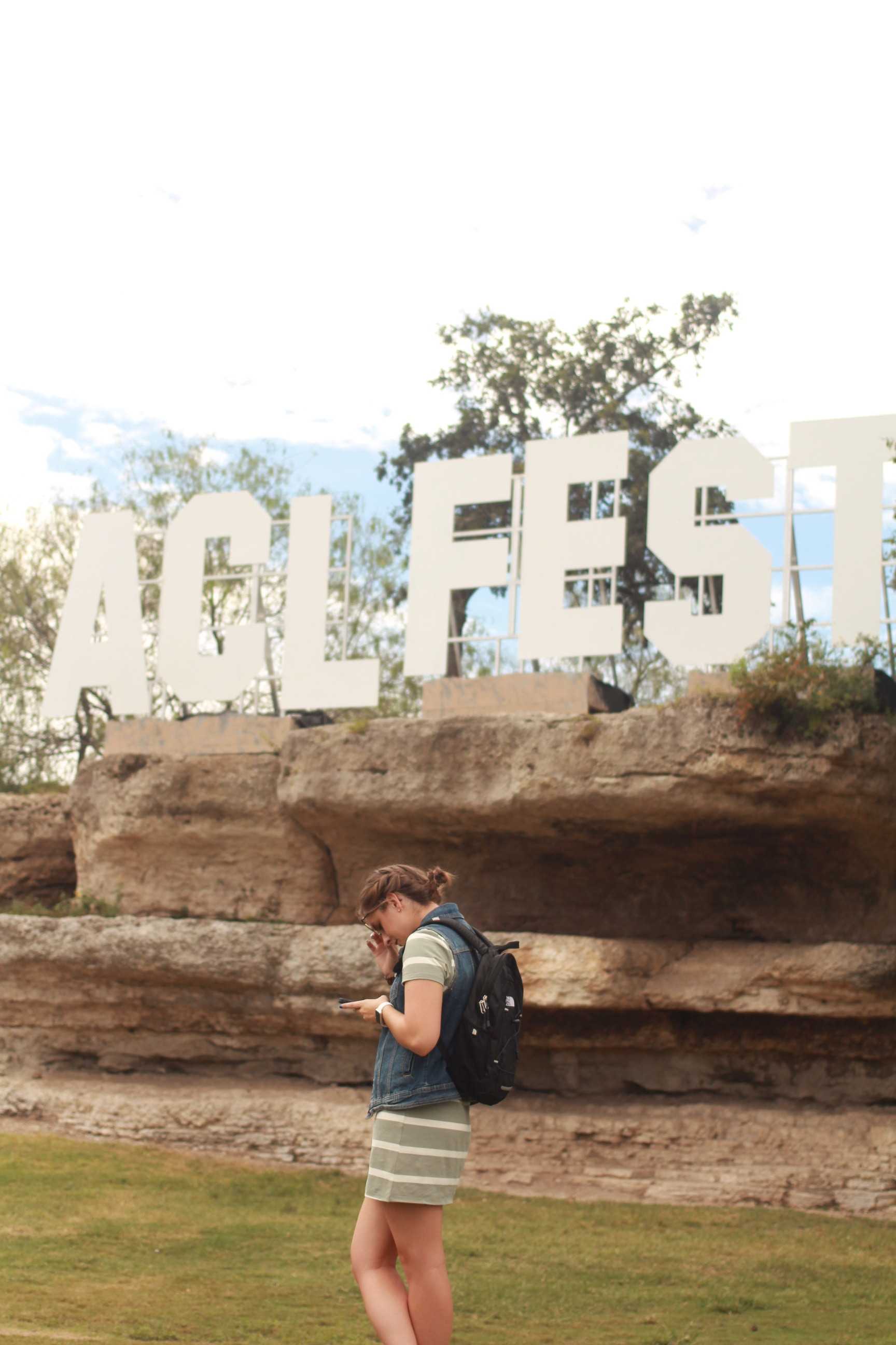   Many pose in front of the ACL Fest sign.&nbsp;  