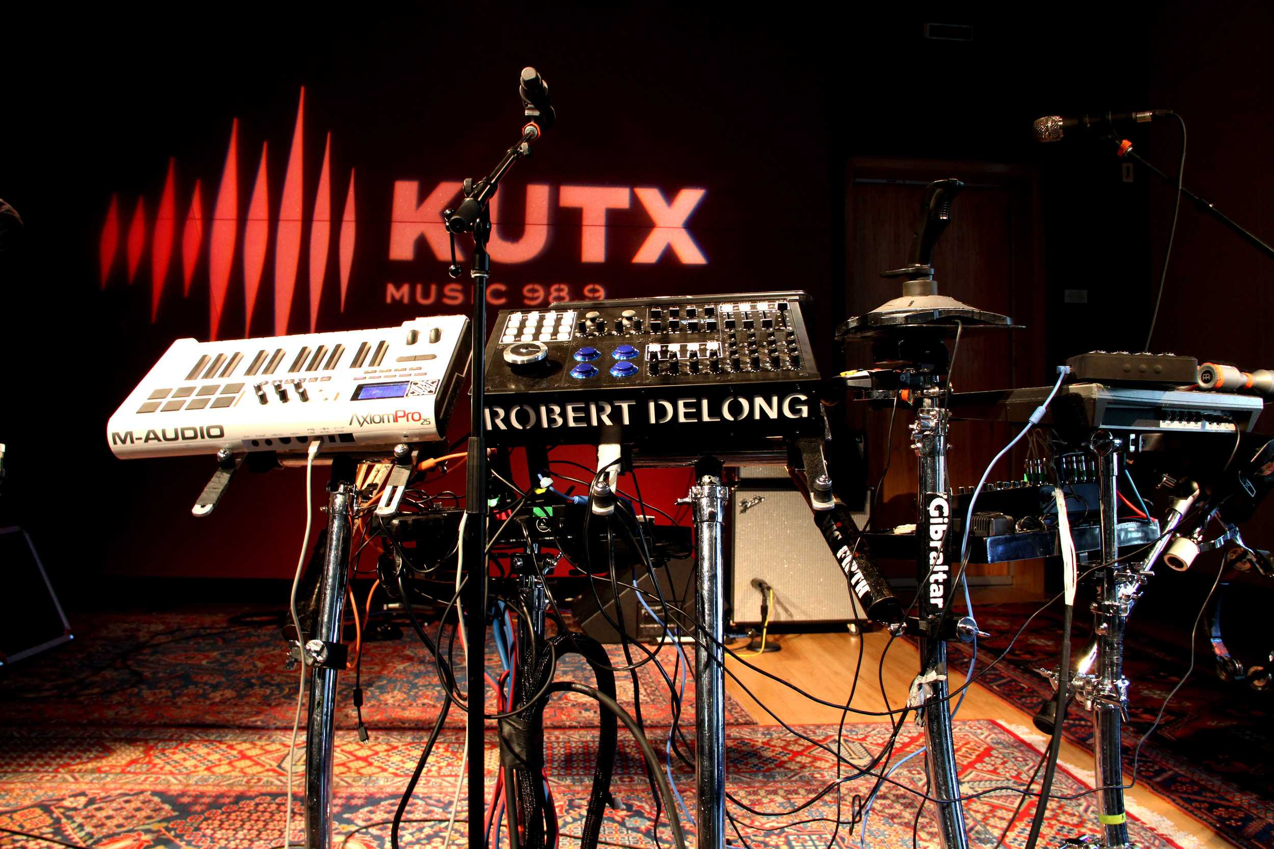  Musician Robert DeLong swings by Studio 1A at KUTX for an intimate, live performance. 