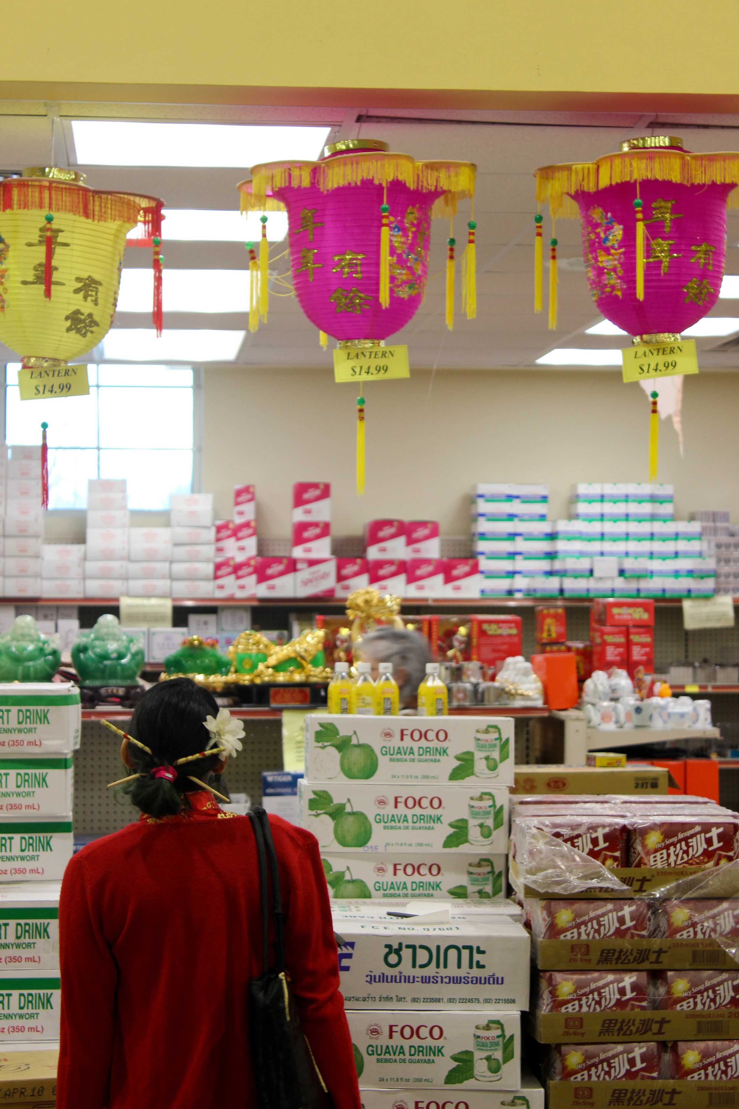  The Chinatown Market sells Chinese New Year decorations. 