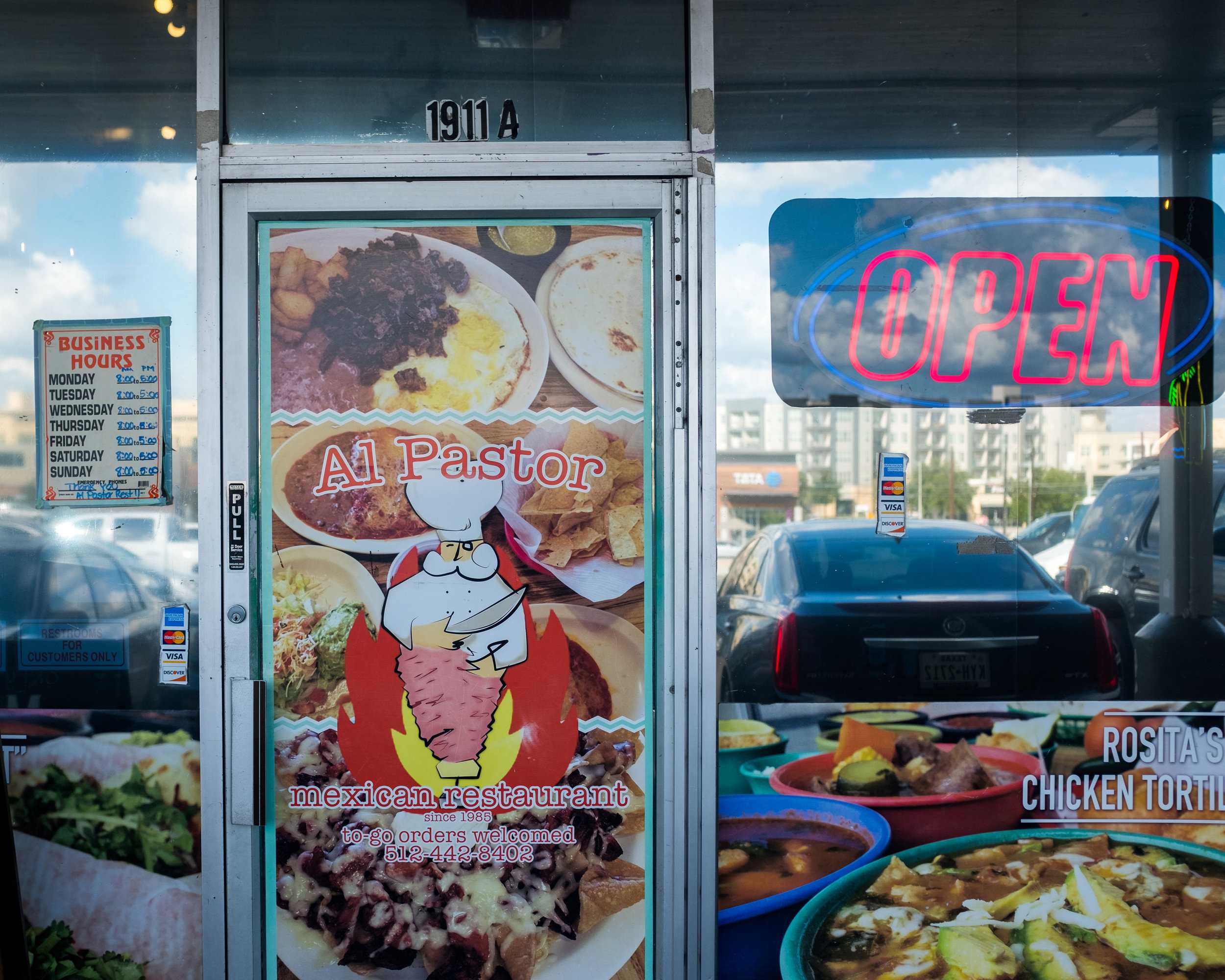   Rosita’s Al Pastor storefront on East Riverside  